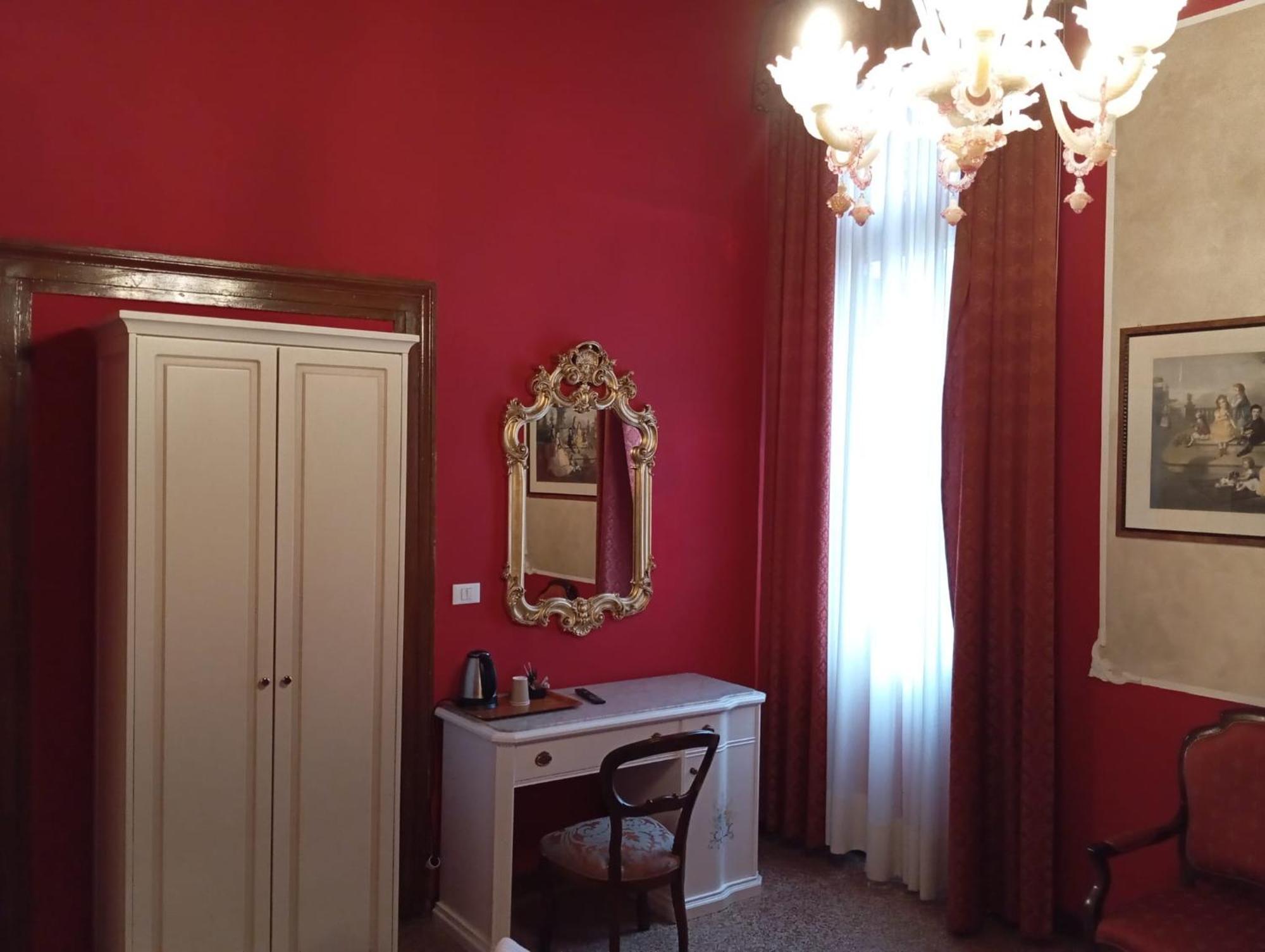Palazzo Lion Morosini - Check In Presso Locanda Ai Santi Apostoli Venedik Dış mekan fotoğraf