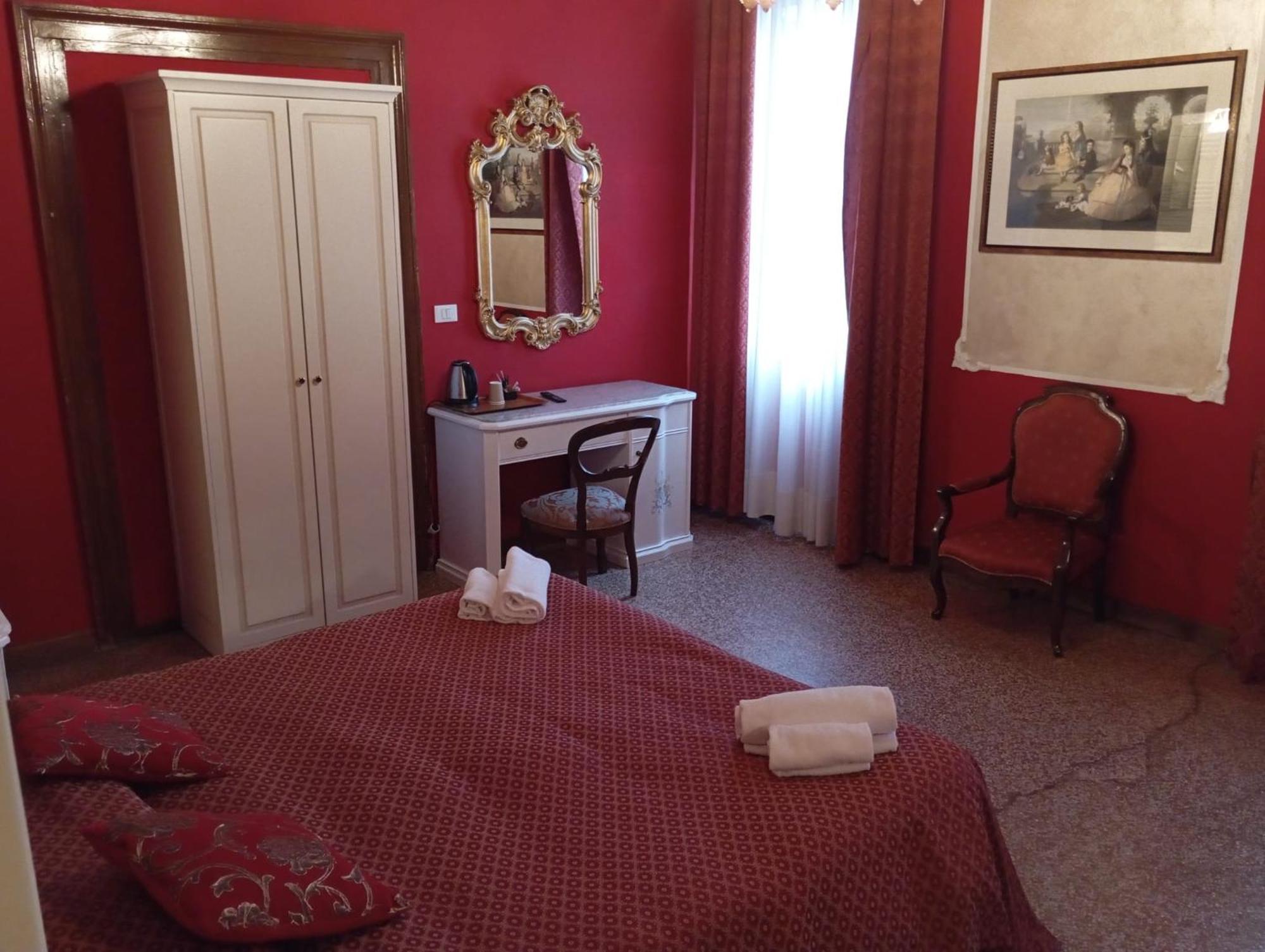 Palazzo Lion Morosini - Check In Presso Locanda Ai Santi Apostoli Venedik Dış mekan fotoğraf