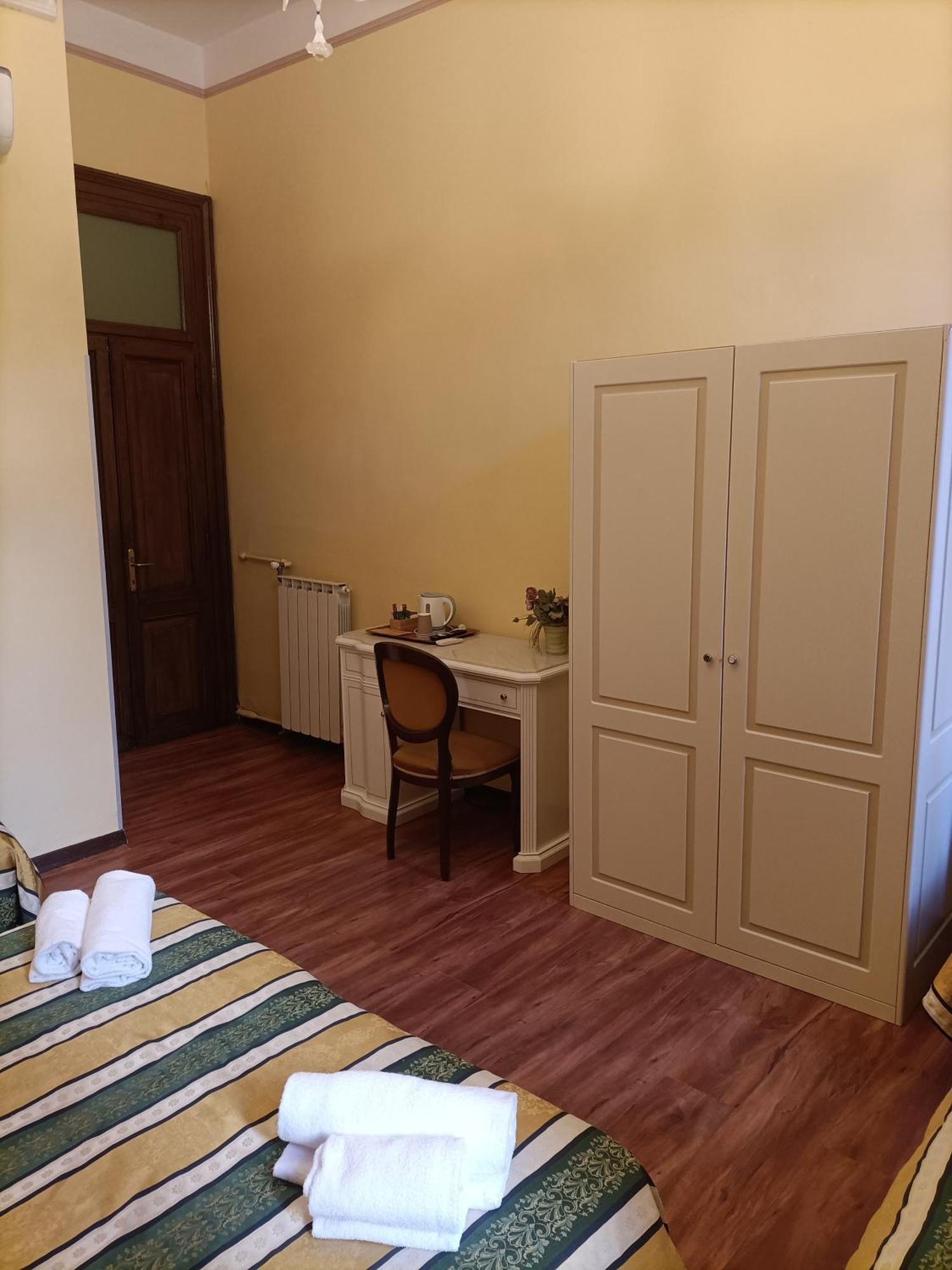 Palazzo Lion Morosini - Check In Presso Locanda Ai Santi Apostoli Venedik Dış mekan fotoğraf