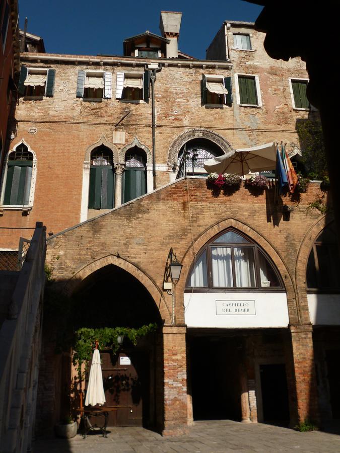 Palazzo Lion Morosini - Check In Presso Locanda Ai Santi Apostoli Venedik Dış mekan fotoğraf